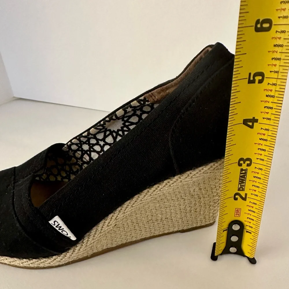 TOMS Women’s Black Canvas Peep Toe Wedge Sandals Espadrille Rope Wrap Platform 8